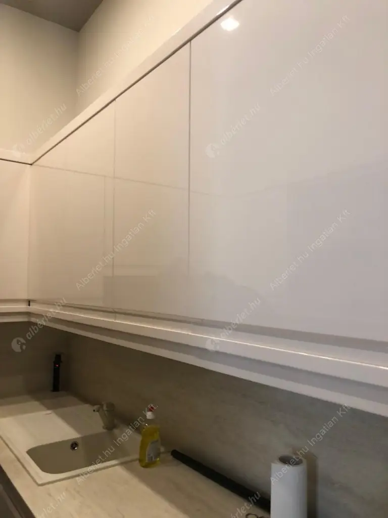 Kiadó albérlet 463000 Ft/hó áron: Budapest, V. kerület  Szent István körút. Mérete: 59 nm, 3 szobás | Alberlet.hu - 6580737