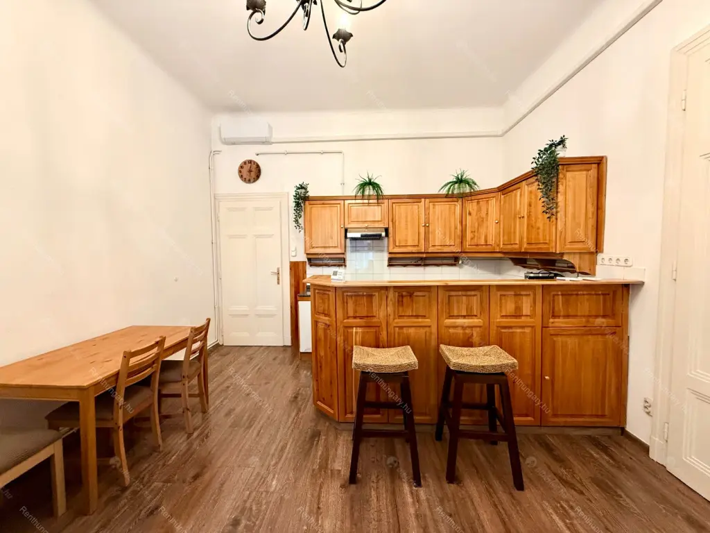 Kiadó albérlet 350000 Ft/hó áron: Budapest, V. kerület  Szép utca. Mérete: 75 nm, 3 szobás | Alberlet.hu - 6693641