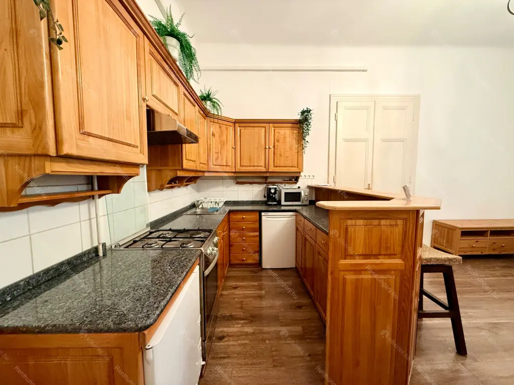 Kiadó albérlet 350000 Ft/hó áron: Budapest, V. kerület  Szép utca. Mérete: 75 nm, 3 szobás | Alberlet.hu - 6693645