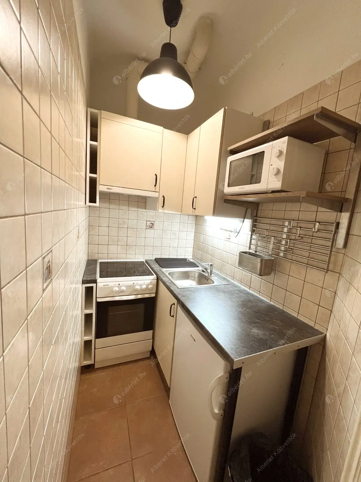 Kiadó albérlet 260000 Ft/hó áron: Budapest, V. kerület  Szervita tér. Mérete: 32 nm, 1 szobás | Alberlet.hu - 6595816