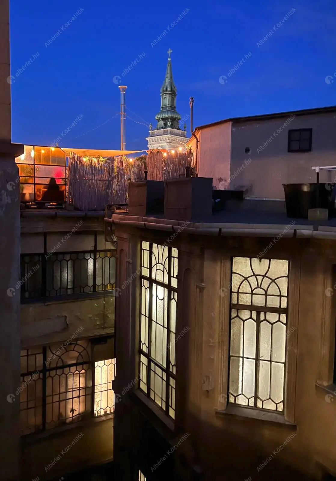 Kiadó albérlet 260000 Ft/hó áron: Budapest, V. kerület  Szervita tér. Mérete: 32 nm, 1 szobás | Alberlet.hu - 6595817