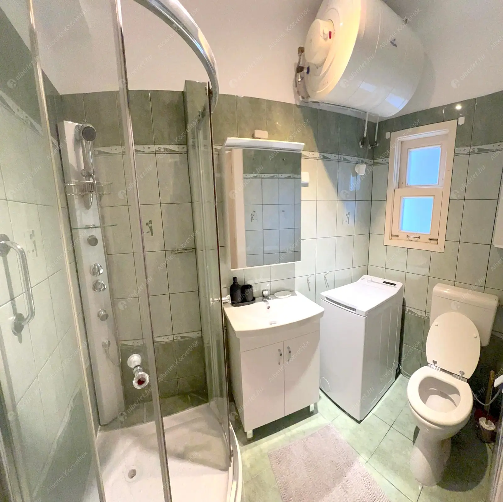 Kiadó albérlet 260000 Ft/hó áron: Budapest, V. kerület  Szervita tér. Mérete: 32 nm, 1 szobás | Alberlet.hu - 6595818