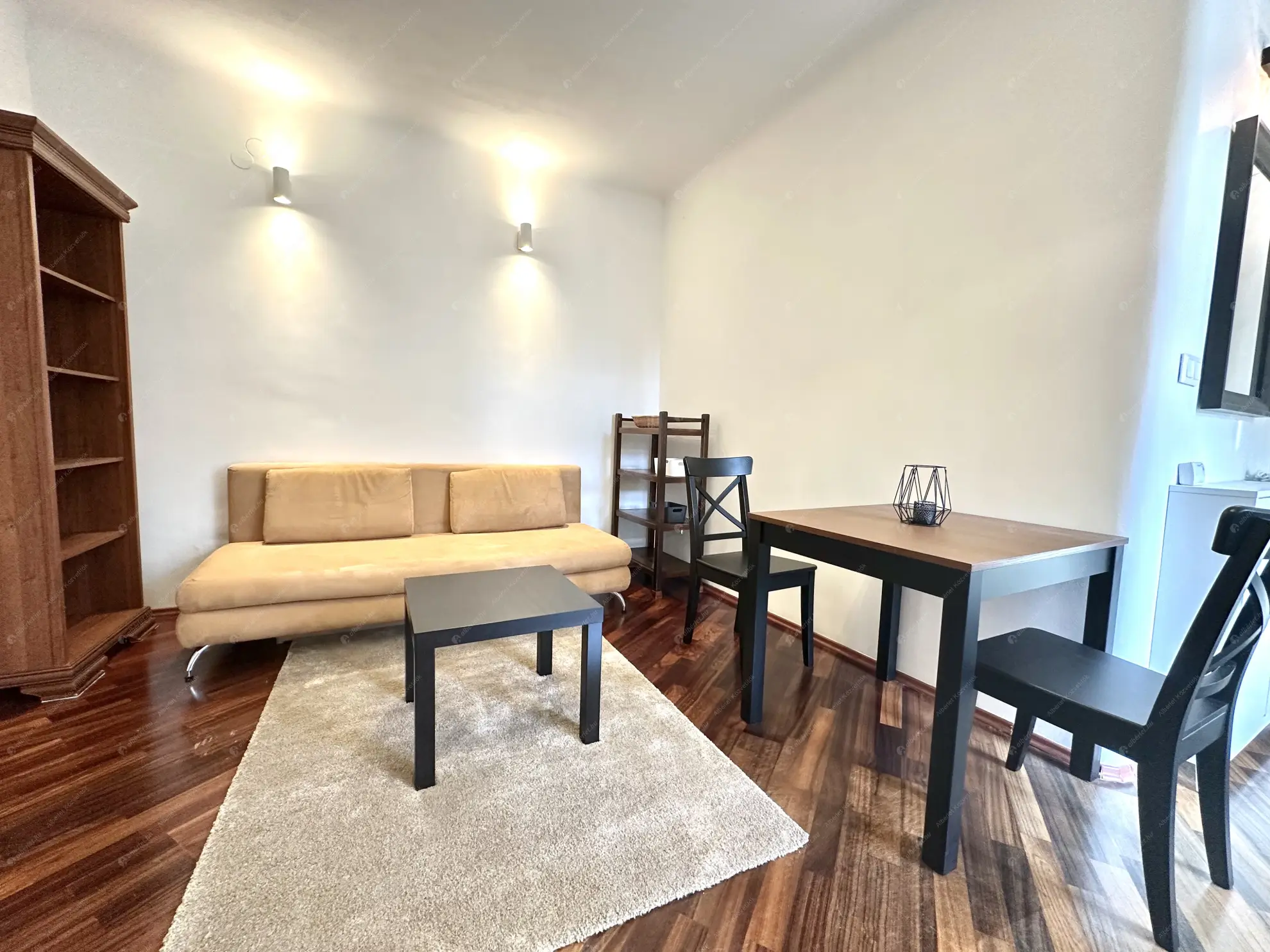 Kiadó albérlet 250000 Ft/hó áron: Budapest, V. kerület  Szervita tér. Mérete: 32 nm, 1 szobás | Alberlet.hu - 6598513