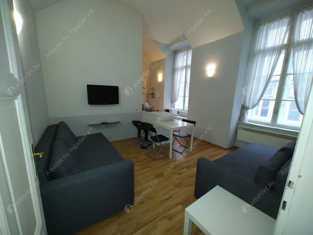 Kiadó albérlet 340000 Ft/hó áron: Budapest, V. kerület  Tüköry utca. Mérete: 40 nm, 2 szobás | Alberlet.hu - 6517724