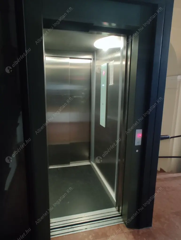 Kiadó albérlet 340000 Ft/hó áron: Budapest, V. kerület  Tüköry utca. Mérete: 40 nm, 2 szobás | Alberlet.hu - 6517734