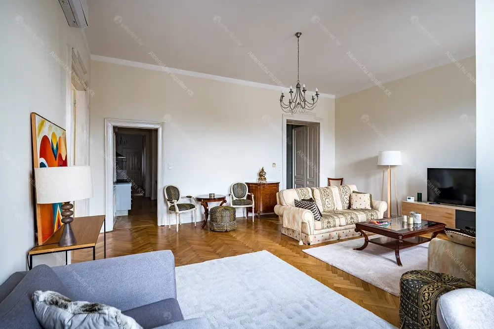 Kiadó albérlet 1091000 Ft/hó áron: Budapest, V. kerület  Váci utca. Mérete: 120 nm, 3 szobás | Alberlet.hu - 6700322