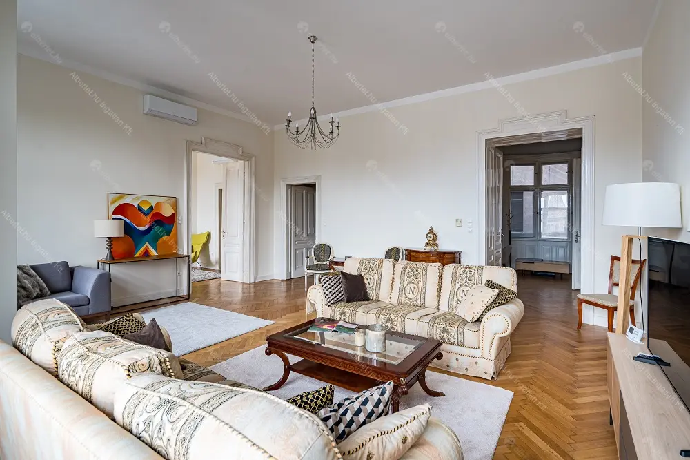 Kiadó albérlet 1091000 Ft/hó áron: Budapest, V. kerület  Váci utca. Mérete: 120 nm, 3 szobás | Alberlet.hu - 6700325