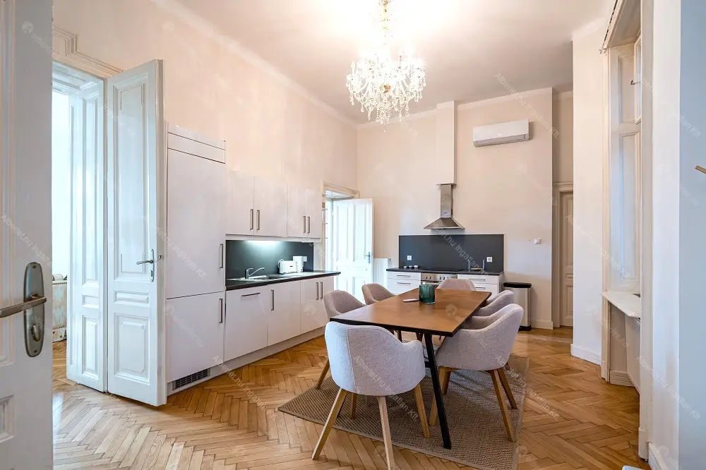 Kiadó albérlet 1091000 Ft/hó áron: Budapest, V. kerület  Váci utca. Mérete: 120 nm, 3 szobás | Alberlet.hu - 6700326