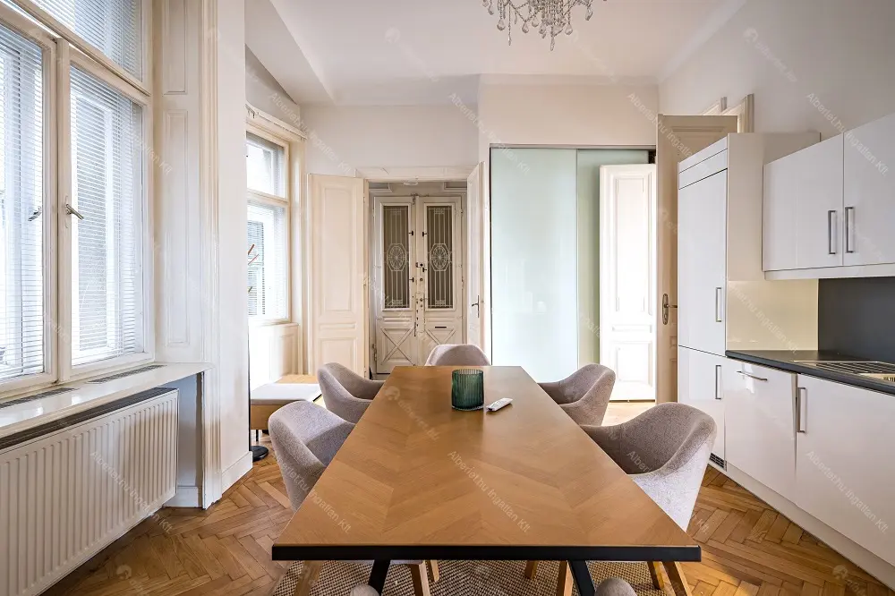 Kiadó albérlet 1091000 Ft/hó áron: Budapest, V. kerület  Váci utca. Mérete: 120 nm, 3 szobás | Alberlet.hu - 6700328