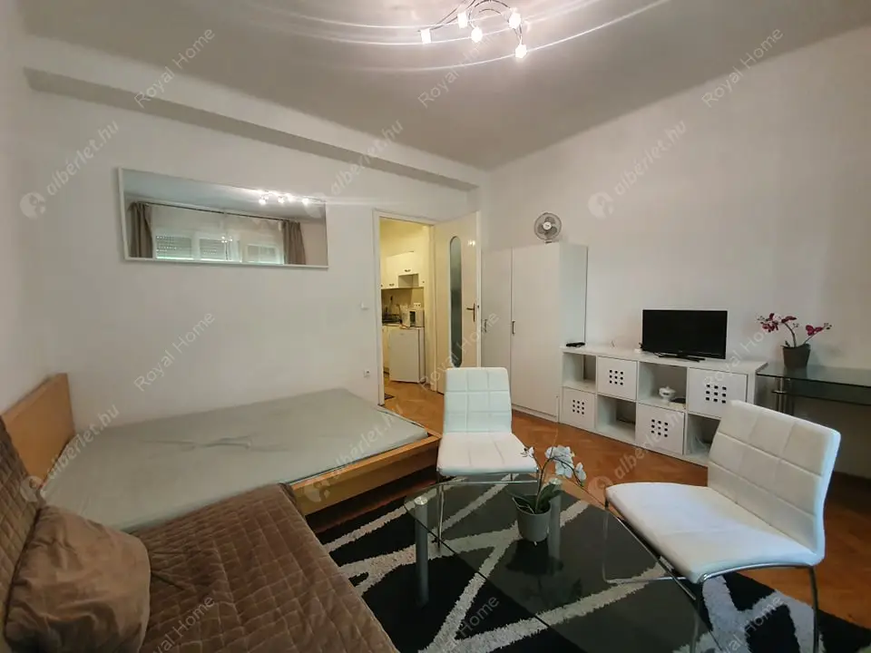 Kiadó albérlet 200000 Ft/hó áron: Budapest, V. kerület  Váci utca. Mérete: 30 nm, 1 szobás | Alberlet.hu - 5300011