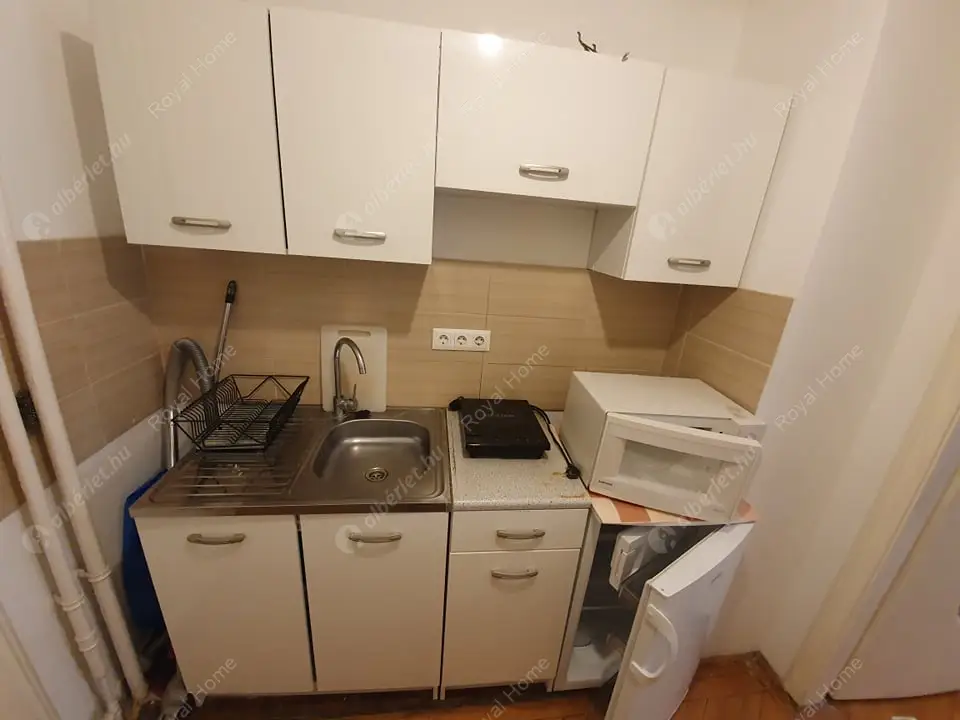 Kiadó albérlet 200000 Ft/hó áron: Budapest, V. kerület  Váci utca. Mérete: 30 nm, 1 szobás | Alberlet.hu - 5300013