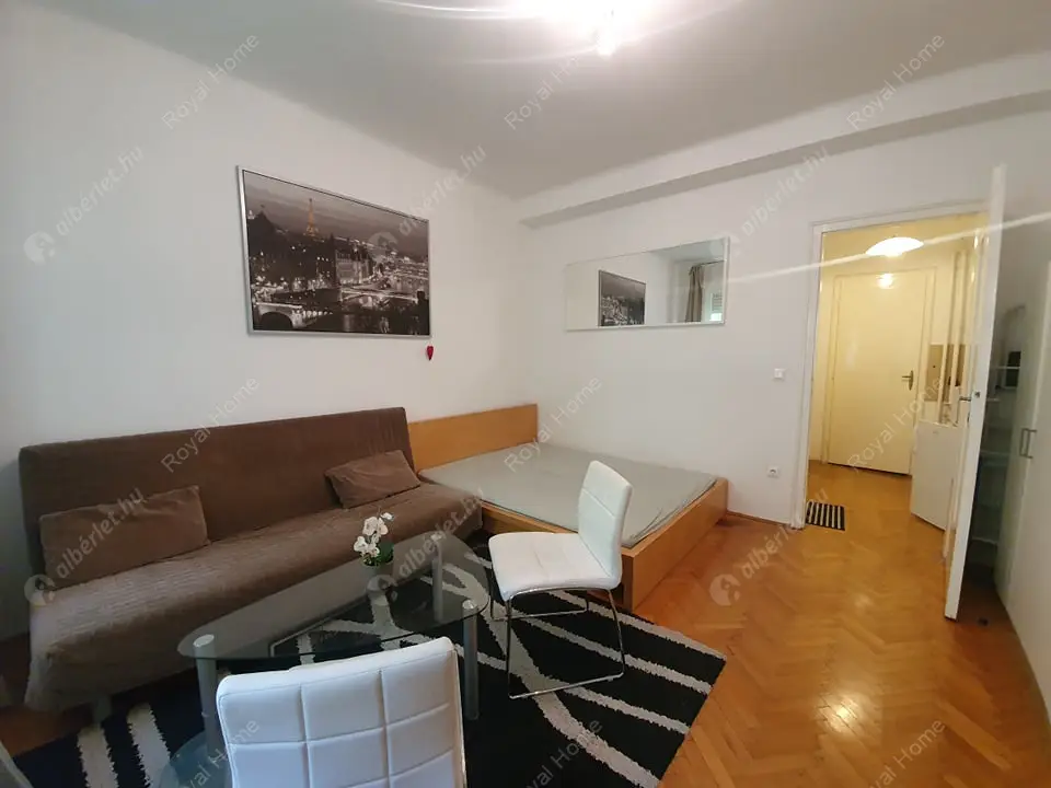 Kiadó albérlet 200000 Ft/hó áron: Budapest, V. kerület  Váci utca. Mérete: 30 nm, 1 szobás | Alberlet.hu - 5300017