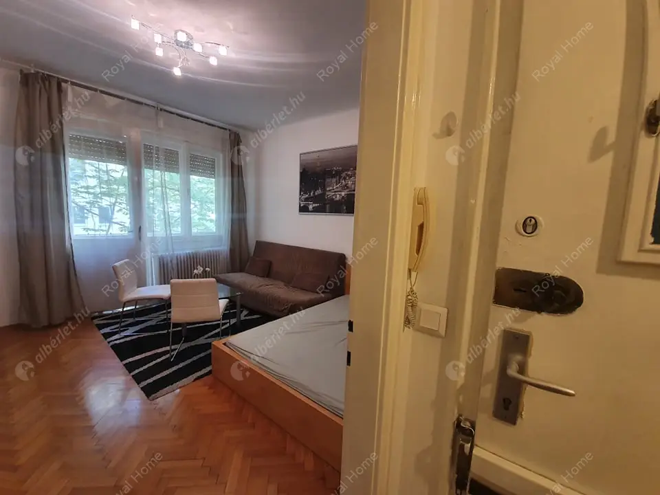 Kiadó albérlet 200000 Ft/hó áron: Budapest, V. kerület  Váci utca. Mérete: 30 nm, 1 szobás | Alberlet.hu - 5300019