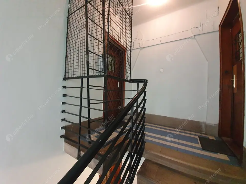 Kiadó albérlet 200000 Ft/hó áron: Budapest, V. kerület  Váci utca. Mérete: 30 nm, 1 szobás | Alberlet.hu - 5300024