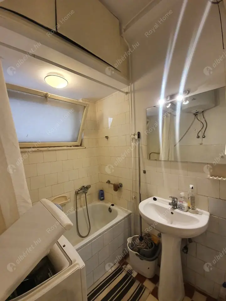 Kiadó albérlet 200000 Ft/hó áron: Budapest, V. kerület  Váci utca. Mérete: 30 nm, 1 szobás | Alberlet.hu - 5300026