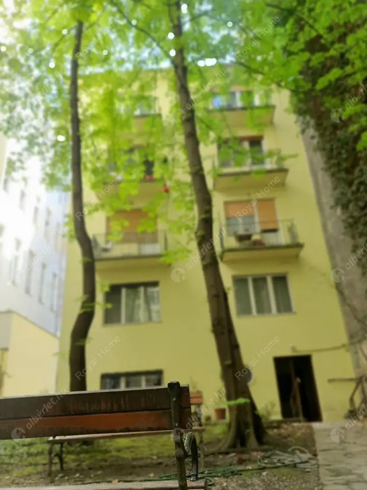 Kiadó albérlet 200000 Ft/hó áron: Budapest, V. kerület  Váci utca. Mérete: 30 nm, 1 szobás | Alberlet.hu - 5300030