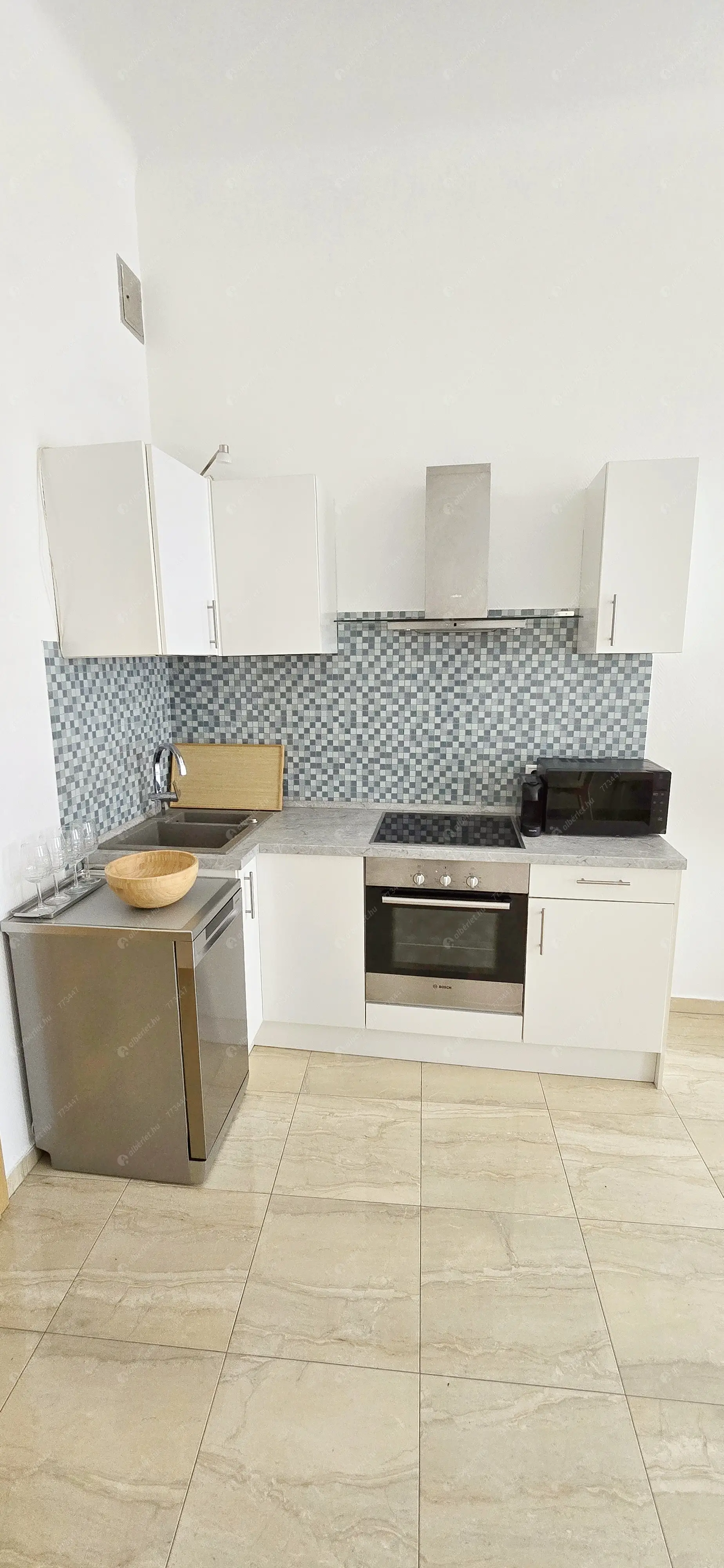 Kiadó albérlet 230000 Ft/hó áron: Budapest, V. kerület  Váci utca. Mérete: 32 nm, 1 szobás | Alberlet.hu - 6631261