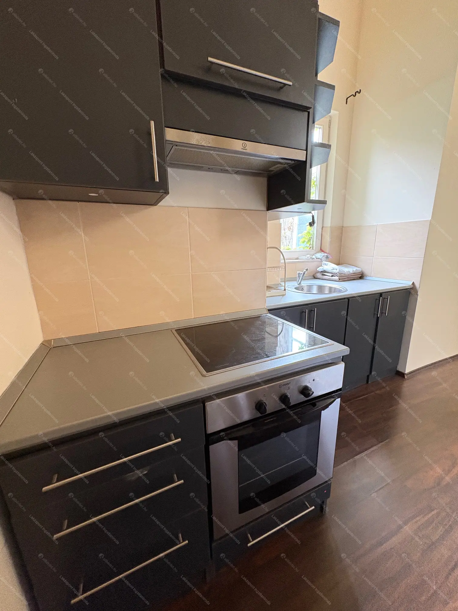 Kiadó albérlet 183000 Ft/hó áron: Budapest, V. kerület  Váci utca. Mérete: 35 nm, 1 szobás | Alberlet.hu - 6707180