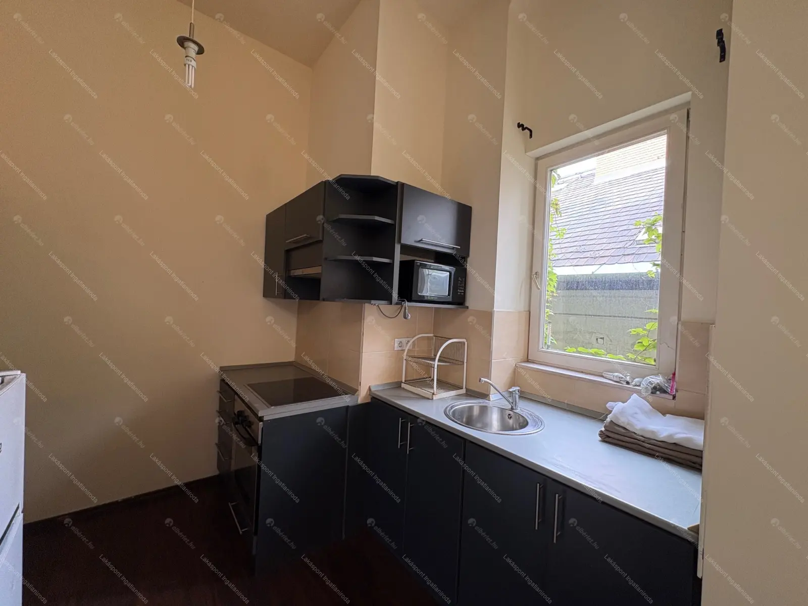 Kiadó albérlet 183000 Ft/hó áron: Budapest, V. kerület  Váci utca. Mérete: 35 nm, 1 szobás | Alberlet.hu - 6707182