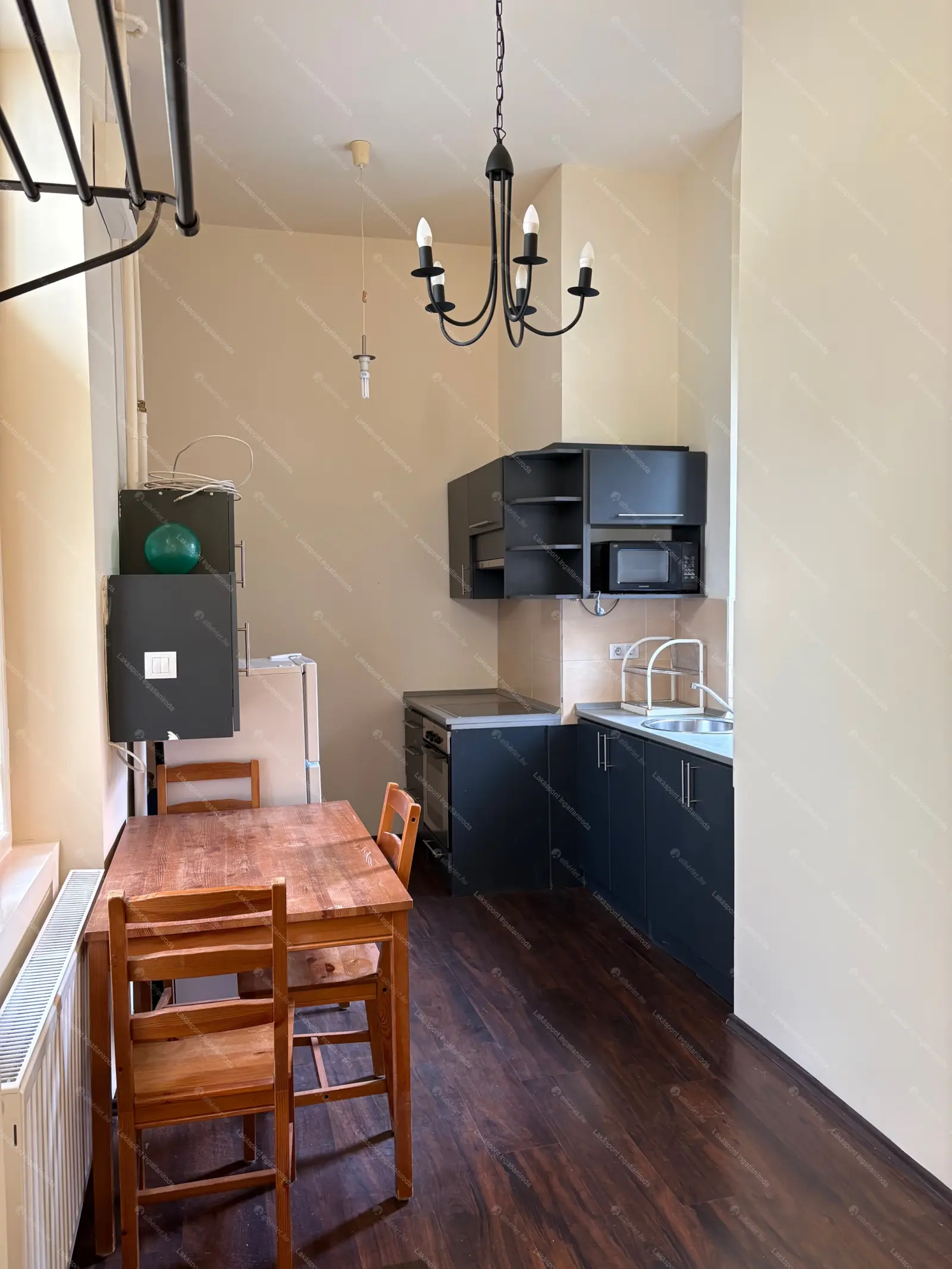 Kiadó albérlet 183000 Ft/hó áron: Budapest, V. kerület  Váci utca. Mérete: 35 nm, 1 szobás | Alberlet.hu - 6707184