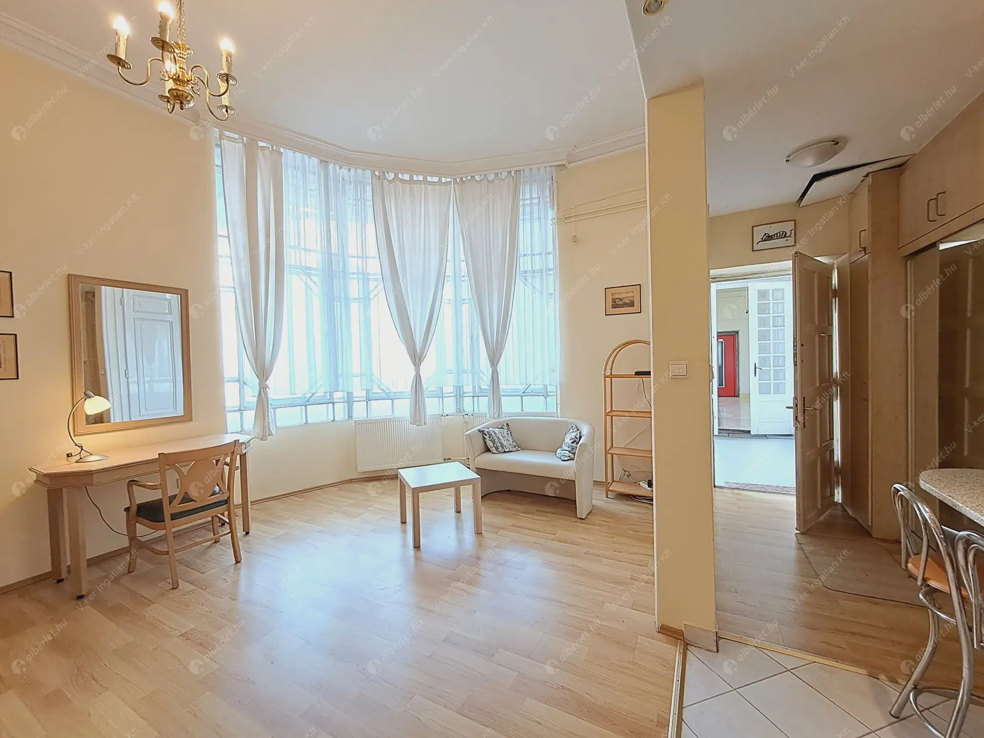 Kiadó albérlet 210000 Ft/hó áron: Budapest, V. kerület  Váci utca. Mérete: 38 nm, 1 szobás | Alberlet.hu - 6429073