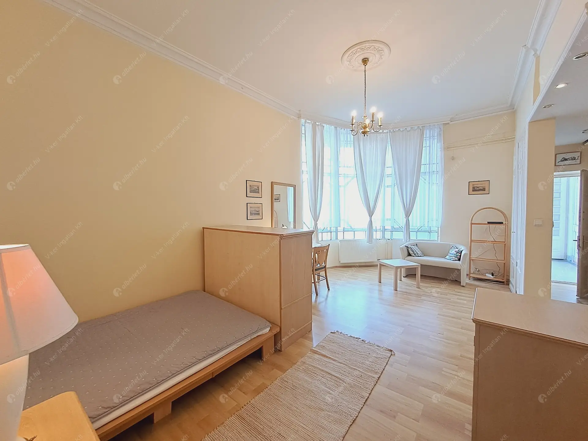 Kiadó albérlet 210000 Ft/hó áron: Budapest, V. kerület  Váci utca. Mérete: 38 nm, 1 szobás | Alberlet.hu - 6429076