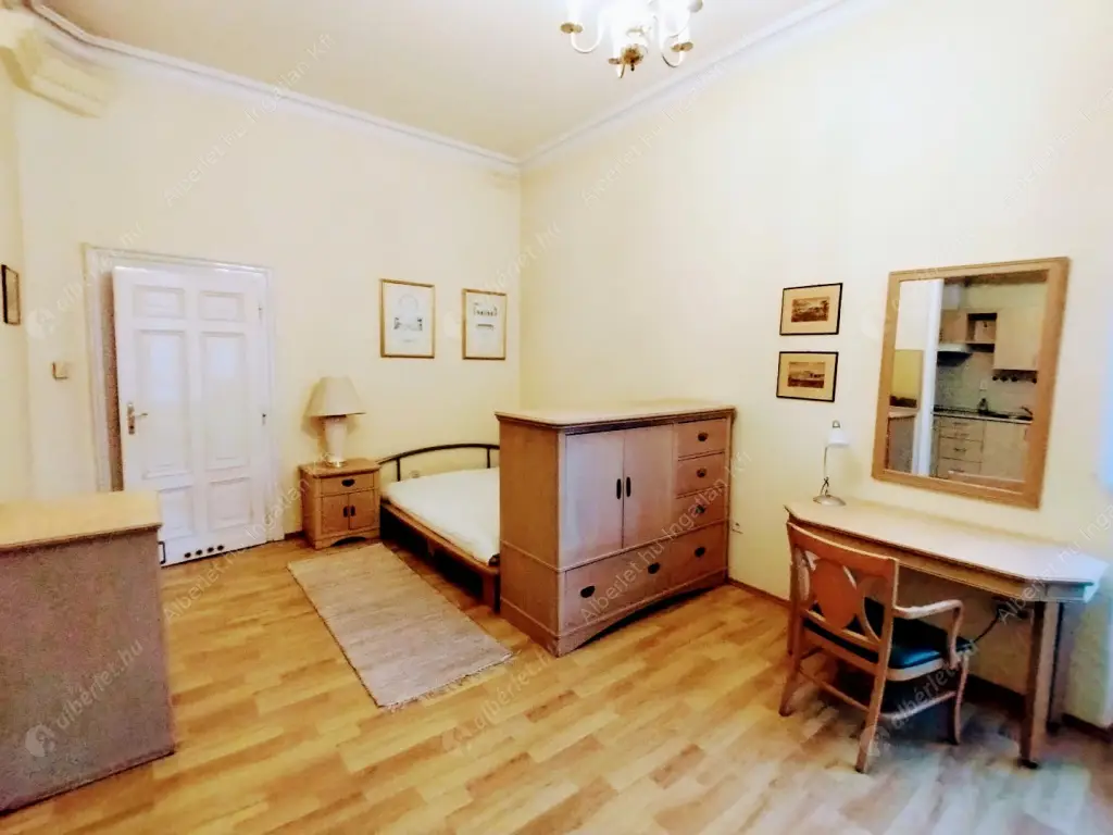 Kiadó albérlet 210000 Ft/hó áron: Budapest, V. kerület  Váci utca. Mérete: 38 nm, 1 szobás | Alberlet.hu - 6613511