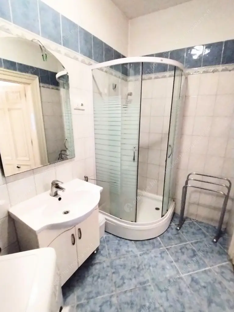 Kiadó albérlet 210000 Ft/hó áron: Budapest, V. kerület  Váci utca. Mérete: 38 nm, 1 szobás | Alberlet.hu - 6613523