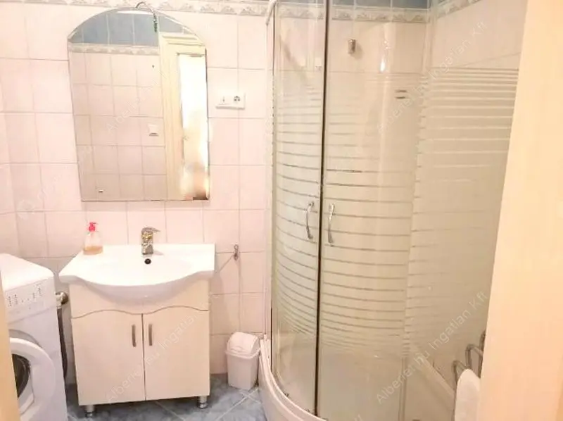 Kiadó albérlet 200000 Ft/hó áron: Budapest, V. kerület  Váci utca. Mérete: 38 nm, 1 szobás | Alberlet.hu - 6620186