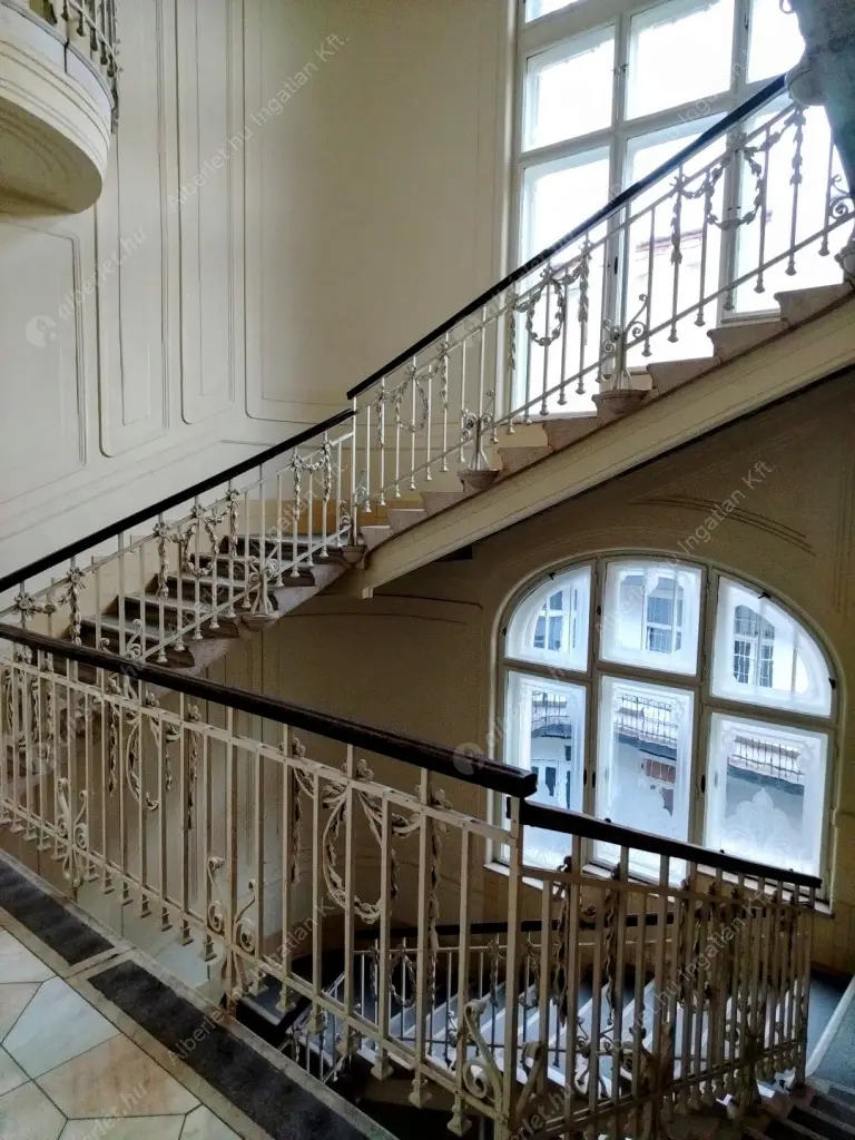 Kiadó albérlet 200000 Ft/hó áron: Budapest, V. kerület  Váci utca. Mérete: 38 nm, 1 szobás | Alberlet.hu - 6620203