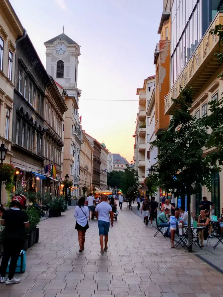 Kiadó albérlet 200000 Ft/hó áron: Budapest, V. kerület  Váci utca. Mérete: 38 nm, 1 szobás | Alberlet.hu - 6620204