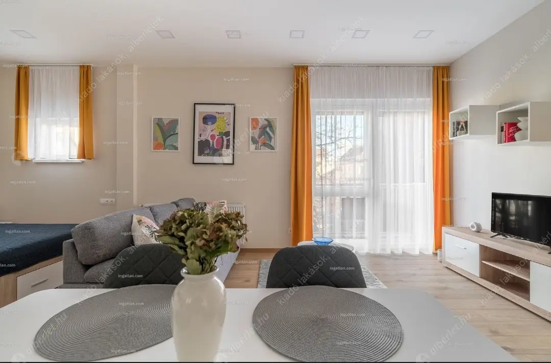 Kiadó albérlet 295000 Ft/hó áron: Budapest, V. kerület  Váci utca. Mérete: 40 nm, 1 szobás | Alberlet.hu - 6621450