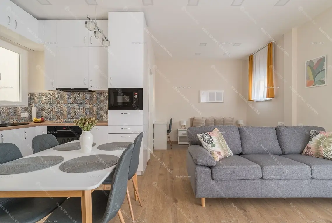 Kiadó albérlet 295000 Ft/hó áron: Budapest, V. kerület  Váci utca. Mérete: 40 nm, 1 szobás | Alberlet.hu - 6653537