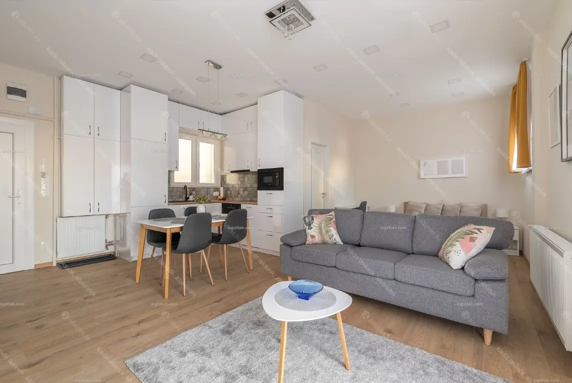 Kiadó albérlet 295000 Ft/hó áron: Budapest, V. kerület  Váci utca. Mérete: 40 nm, 1 szobás | Alberlet.hu - 6653538