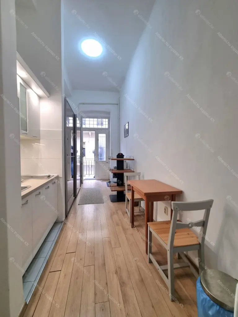 Kiadó albérlet 280000 Ft/hó áron: Budapest, V. kerület  Váci utca. Mérete: 40 nm, 1 szobás | Alberlet.hu - 6700814