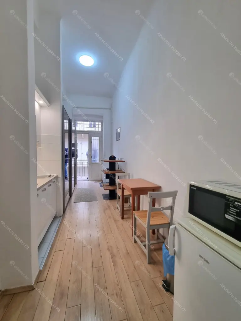 Kiadó albérlet 280000 Ft/hó áron: Budapest, V. kerület  Váci utca. Mérete: 40 nm, 1 szobás | Alberlet.hu - 6702004