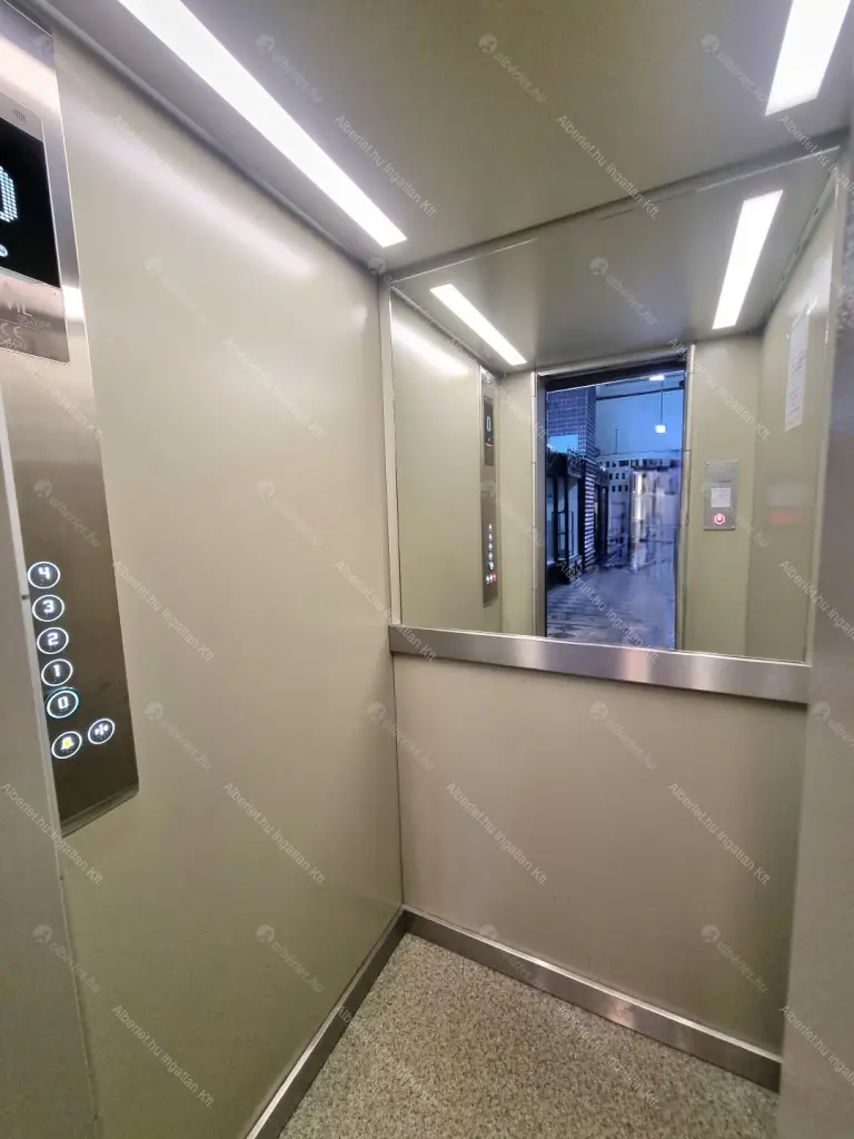 Kiadó albérlet 280000 Ft/hó áron: Budapest, V. kerület  Váci utca. Mérete: 40 nm, 1 szobás | Alberlet.hu - 6702008