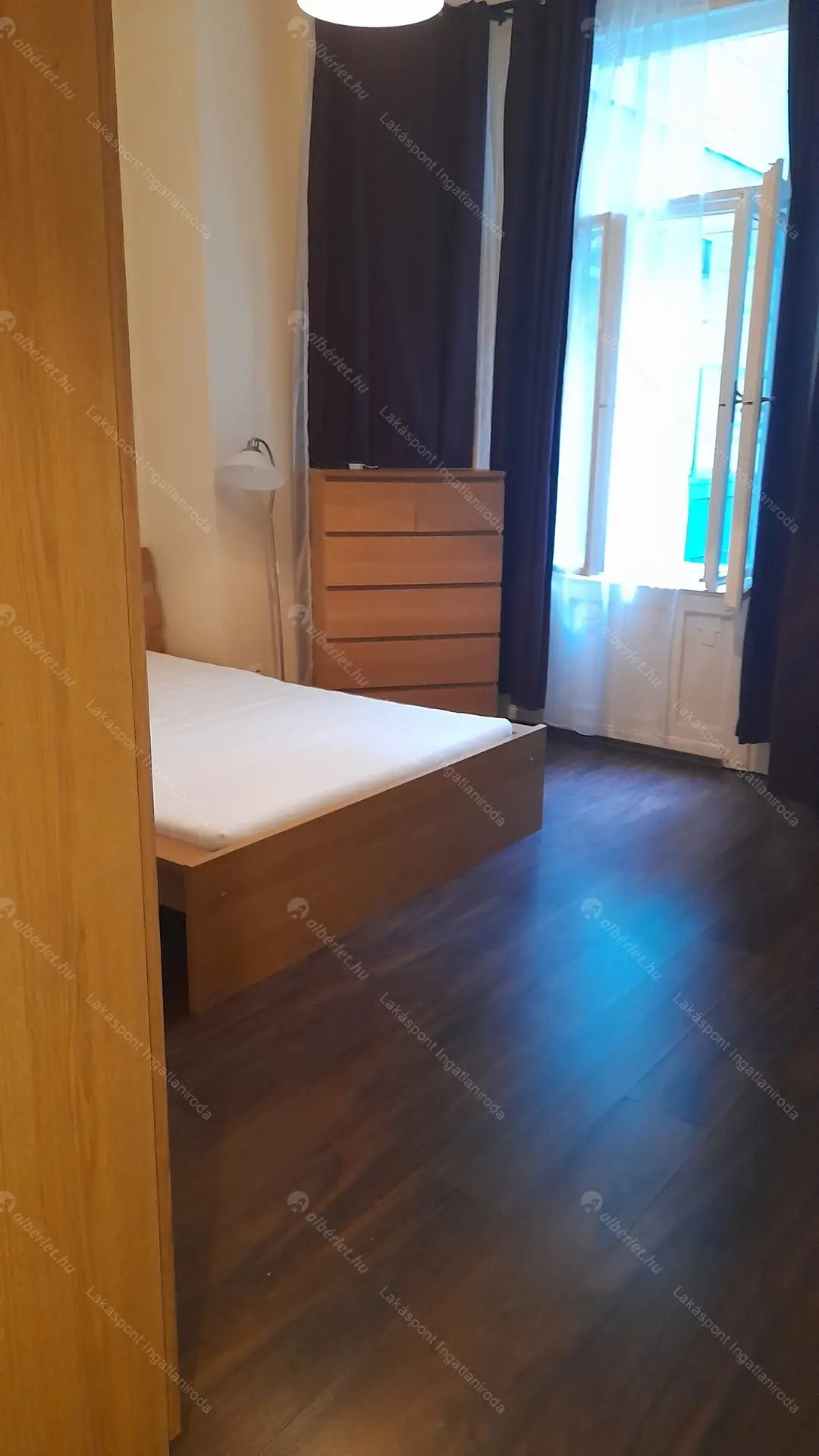 Kiadó albérlet 263000 Ft/hó áron: Budapest, V. kerület  Váci utca. Mérete: 50 nm, 3 szobás | Alberlet.hu - 6559602