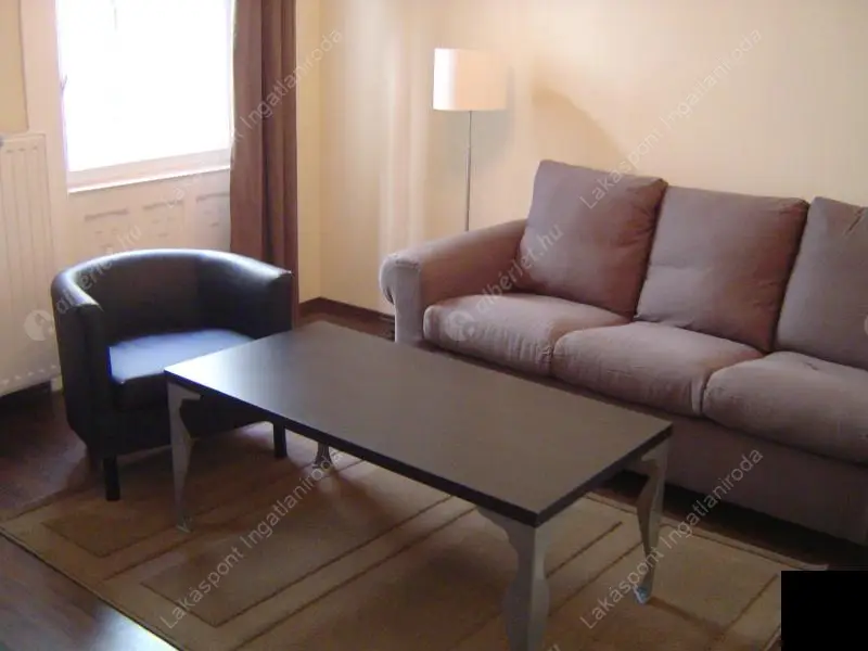 Kiadó albérlet 266000 Ft/hó áron: Budapest, V. kerület  Váci utca. Mérete: 50 nm, 3 szobás | Alberlet.hu - 6608000