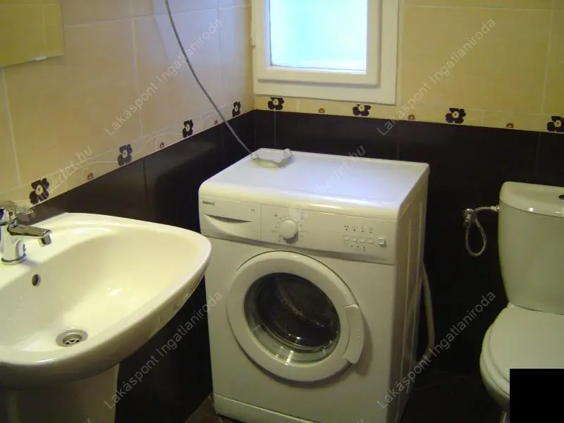 Kiadó albérlet 262000 Ft/hó áron: Budapest, V. kerület  Váci utca. Mérete: 50 nm, 3 szobás | Alberlet.hu - 6613800