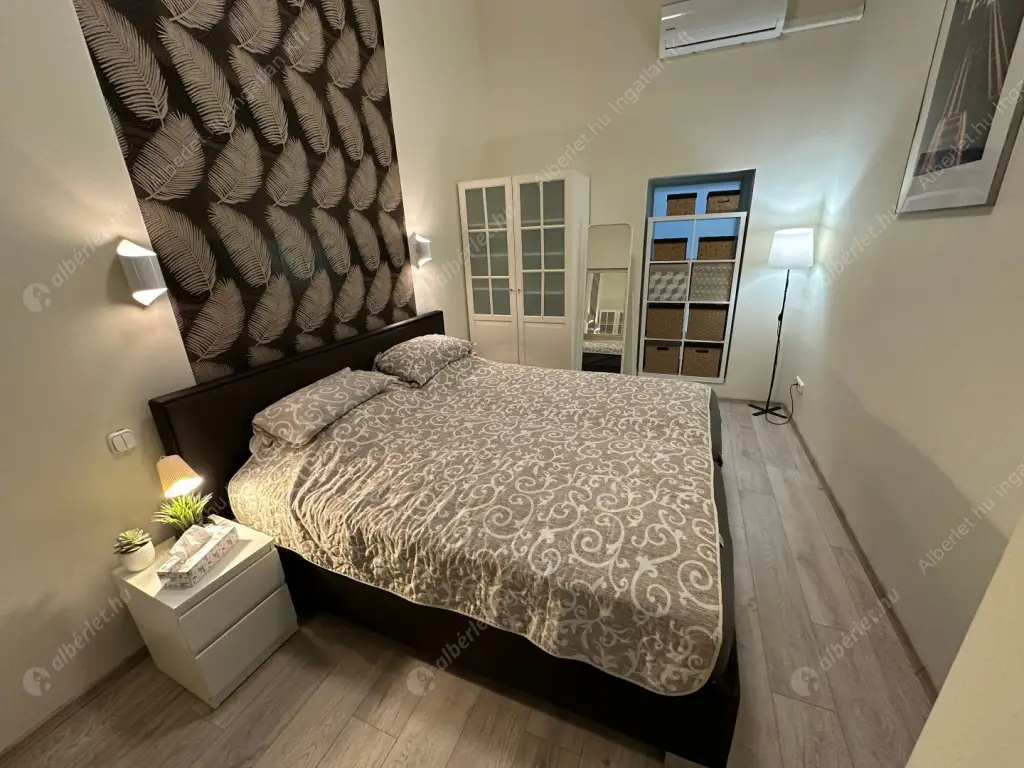 Kiadó albérlet 400000 Ft/hó áron: Budapest, V. kerület  Váci utca. Mérete: 62 nm, 2 szobás | Alberlet.hu - 6569332