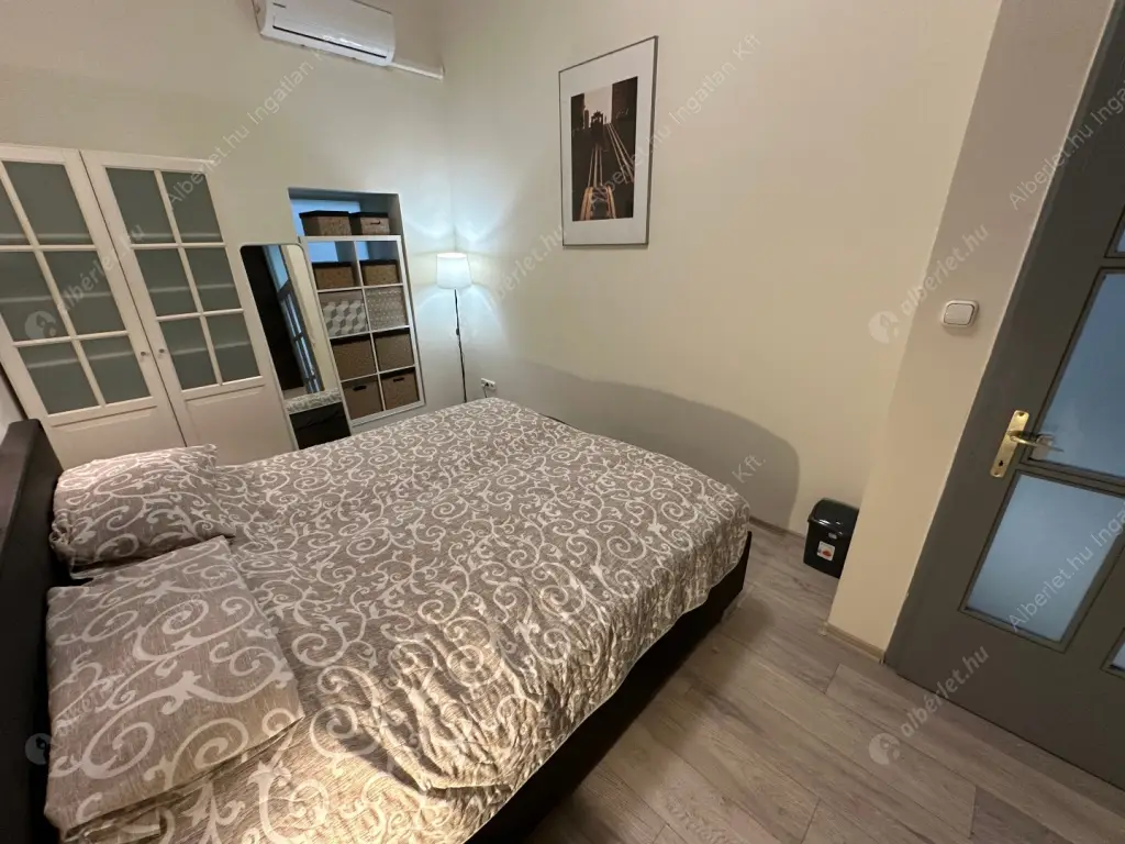 Kiadó albérlet 400000 Ft/hó áron: Budapest, V. kerület  Váci utca. Mérete: 62 nm, 2 szobás | Alberlet.hu - 6569333