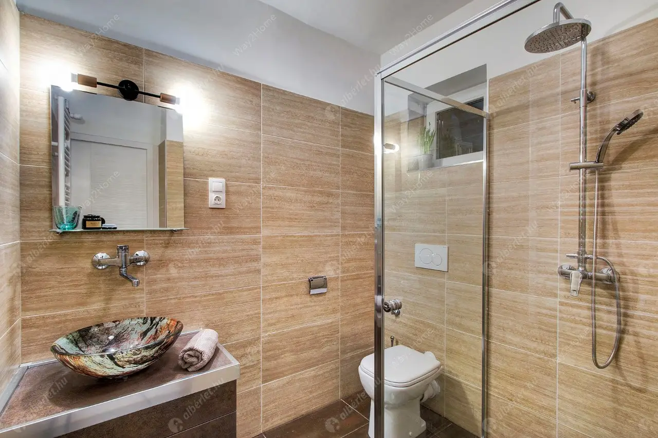 Kiadó albérlet 350000 Ft/hó áron: Budapest, V. kerület  Váci utca. Mérete: 65 nm, 2 szobás | Alberlet.hu - 6627721