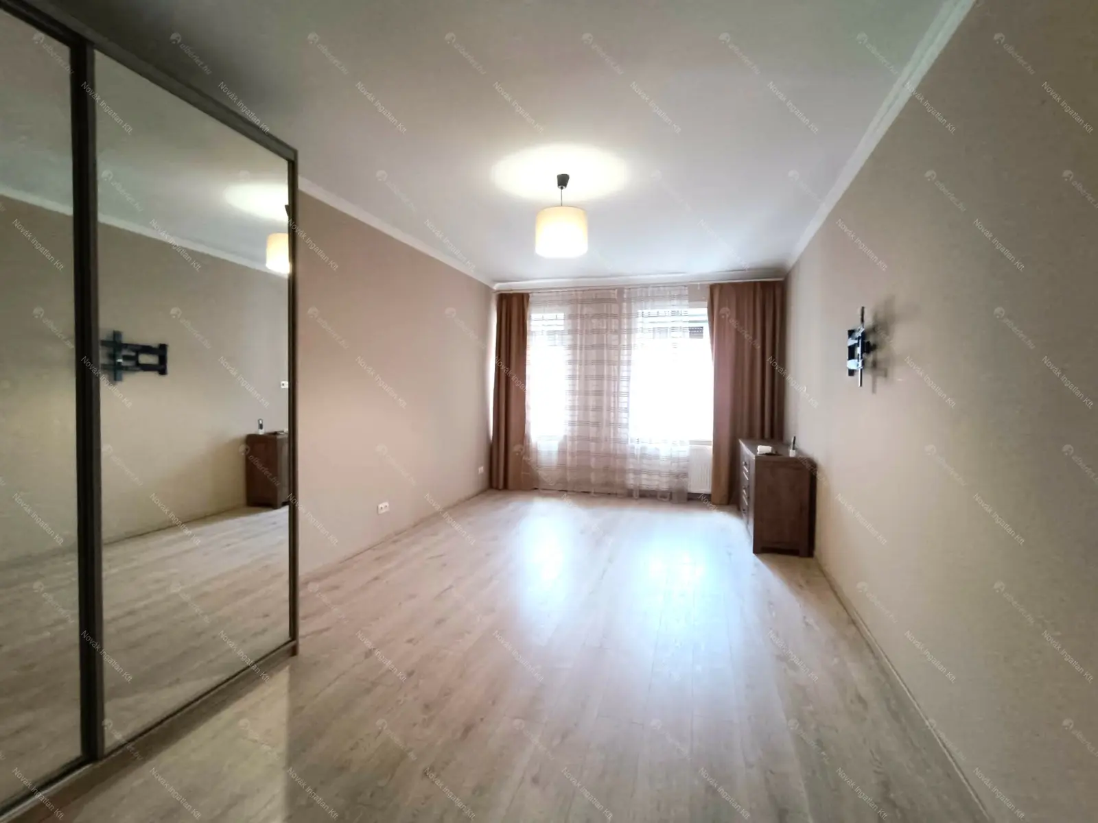 Kiadó albérlet 300000 Ft/hó áron: Budapest, V. kerület  Váci utca. Mérete: 71 nm, 2 szobás | Alberlet.hu - 6691247