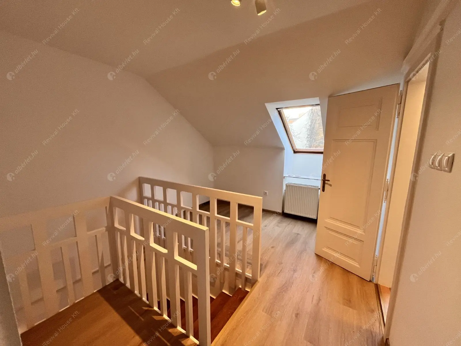 Kiadó albérlet 420000 Ft/hó áron: Budapest, V. kerület  Váci utca. Mérete: 72 nm, 3 szobás | Alberlet.hu - 6183847