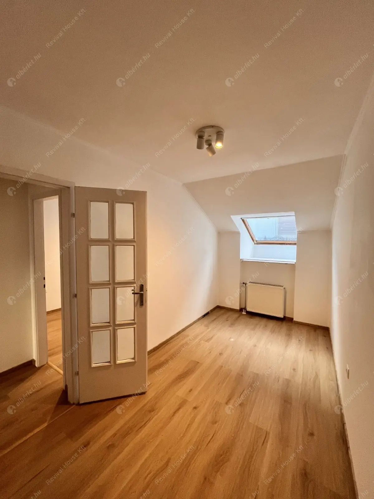 Kiadó albérlet 420000 Ft/hó áron: Budapest, V. kerület  Váci utca. Mérete: 72 nm, 3 szobás | Alberlet.hu - 6183853