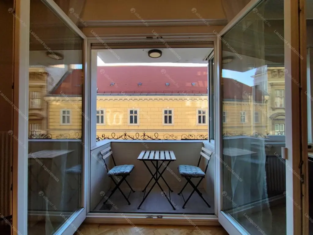 Kiadó albérlet 510000 Ft/hó áron: Budapest, V. kerület  Váci utca. Mérete: 82 nm, 2 szobás | Alberlet.hu - 6680737