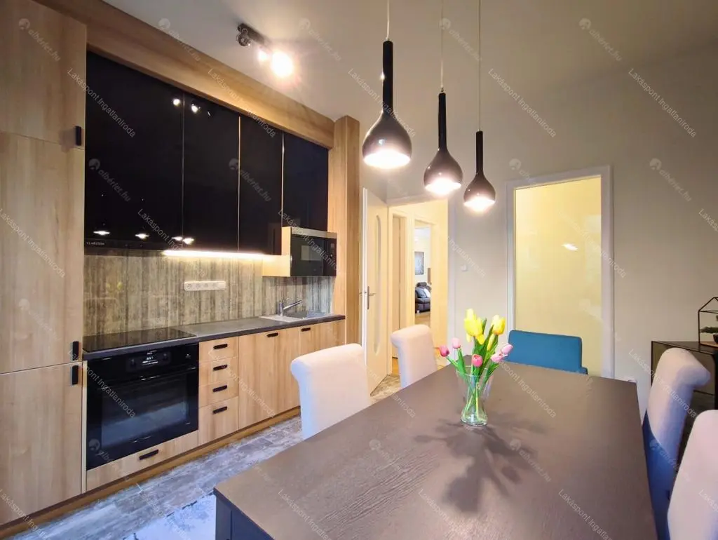 Kiadó albérlet 510000 Ft/hó áron: Budapest, V. kerület  Váci utca. Mérete: 82 nm, 2 szobás | Alberlet.hu - 6680740