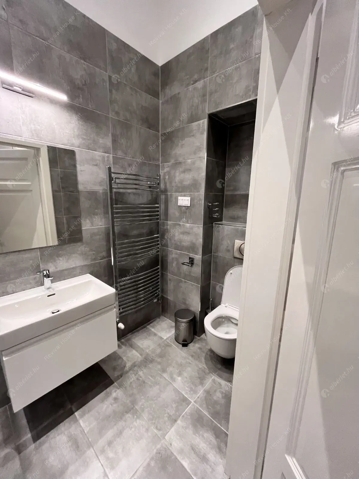 Kiadó albérlet 430000 Ft/hó áron: Budapest, V. kerület  Váci utca. Mérete: 86 nm, 2 szobás | Alberlet.hu - 6183710