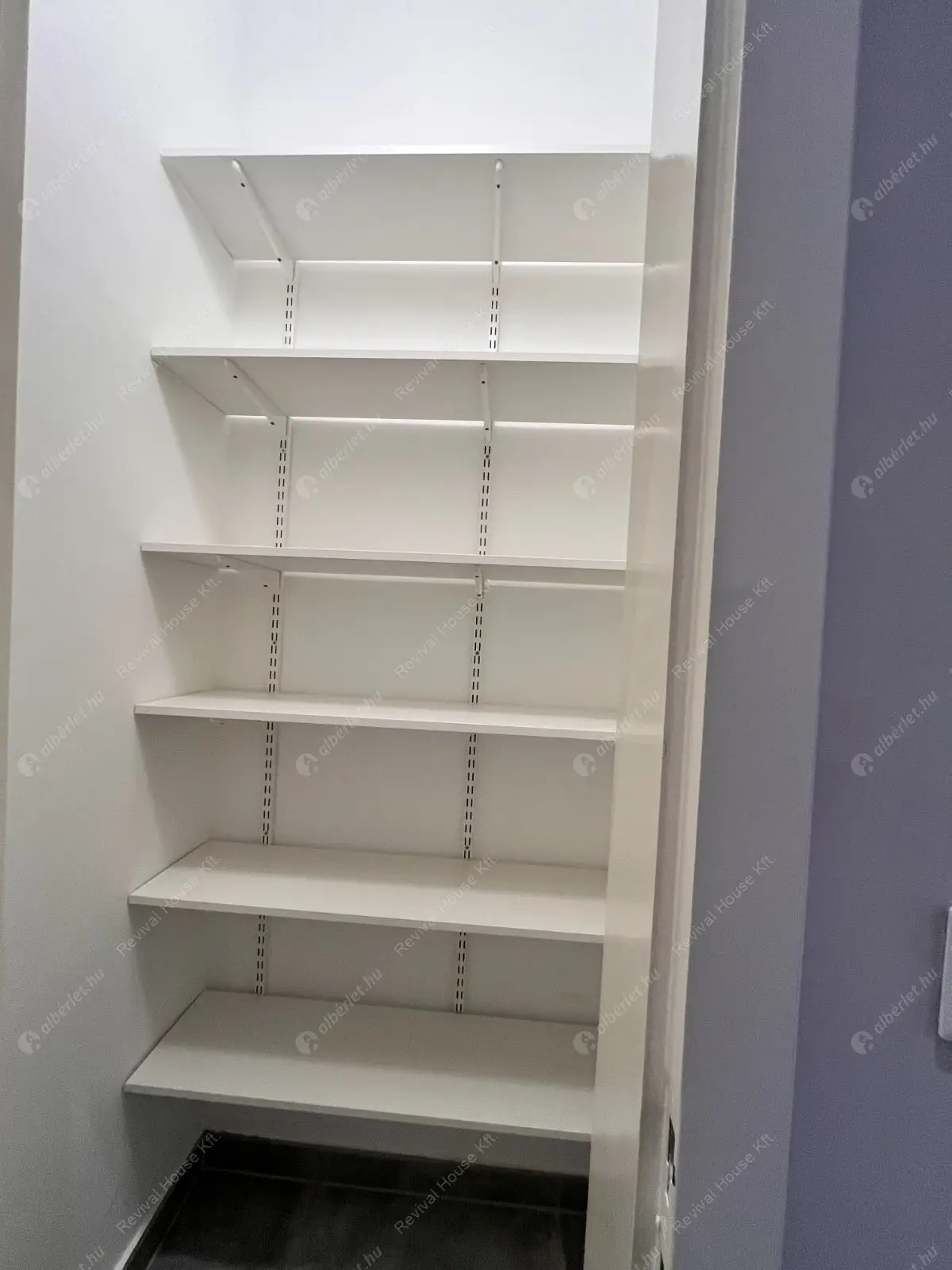 Kiadó albérlet 430000 Ft/hó áron: Budapest, V. kerület  Váci utca. Mérete: 86 nm, 2 szobás | Alberlet.hu - 6183730